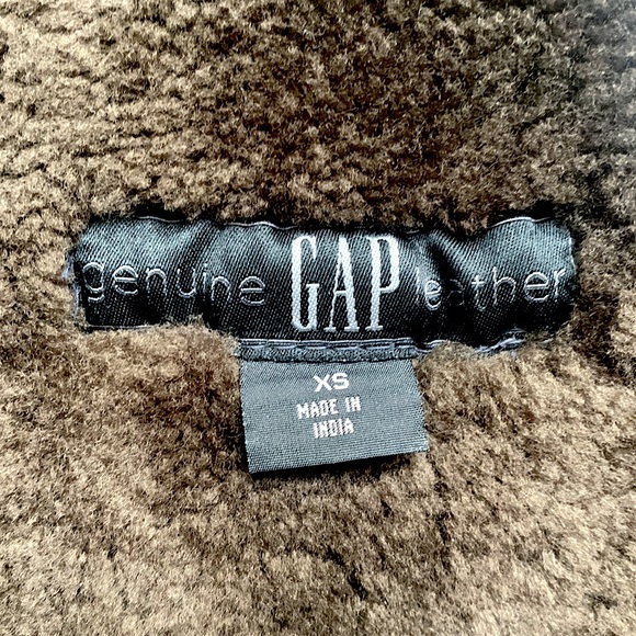 Gap - Picture 2 of 2